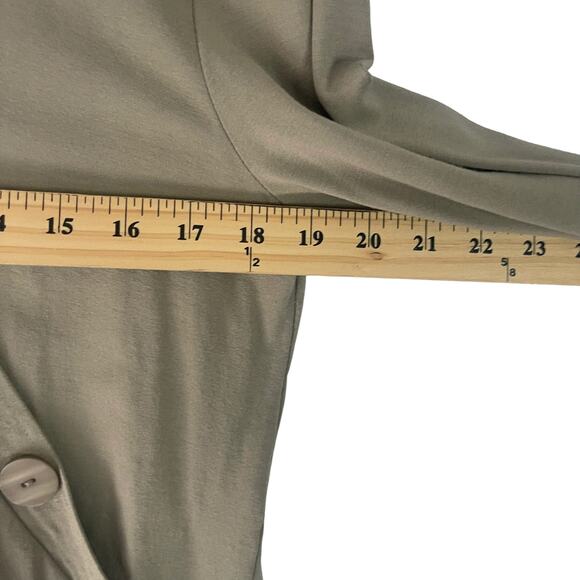 J.‎ Jill Women's Size Small Sage Green Asymmetrical Button Rayon Top - Picture 8 of 9